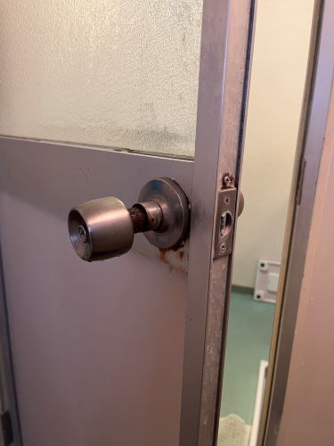 マンションの浴室　鍵が壊れた